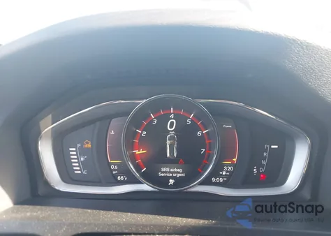 2018 Volvo V60 Cross Country T5 z USA, uszkodzony, nr VIN YV440MWK4J2059055